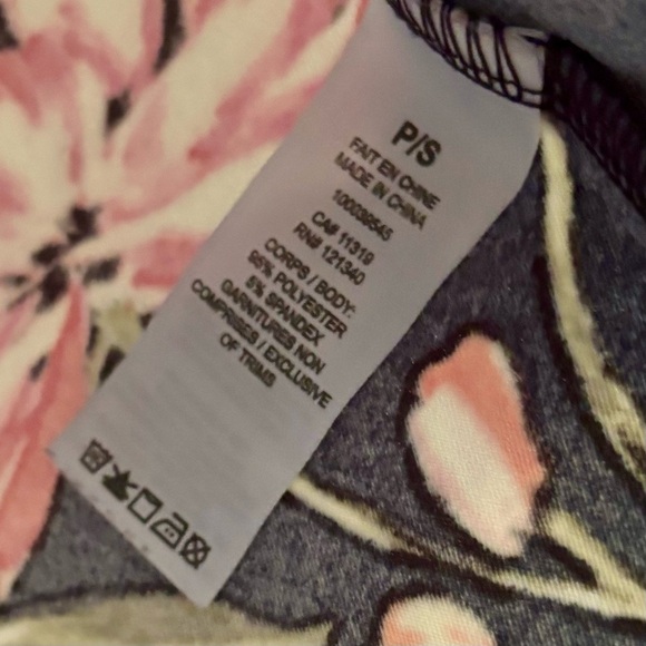 Dynamite| Lovely Pink, Green & Black Fitted Cap Sleeve Exposed Shoulder Top Sz S - Picture 4 of 4